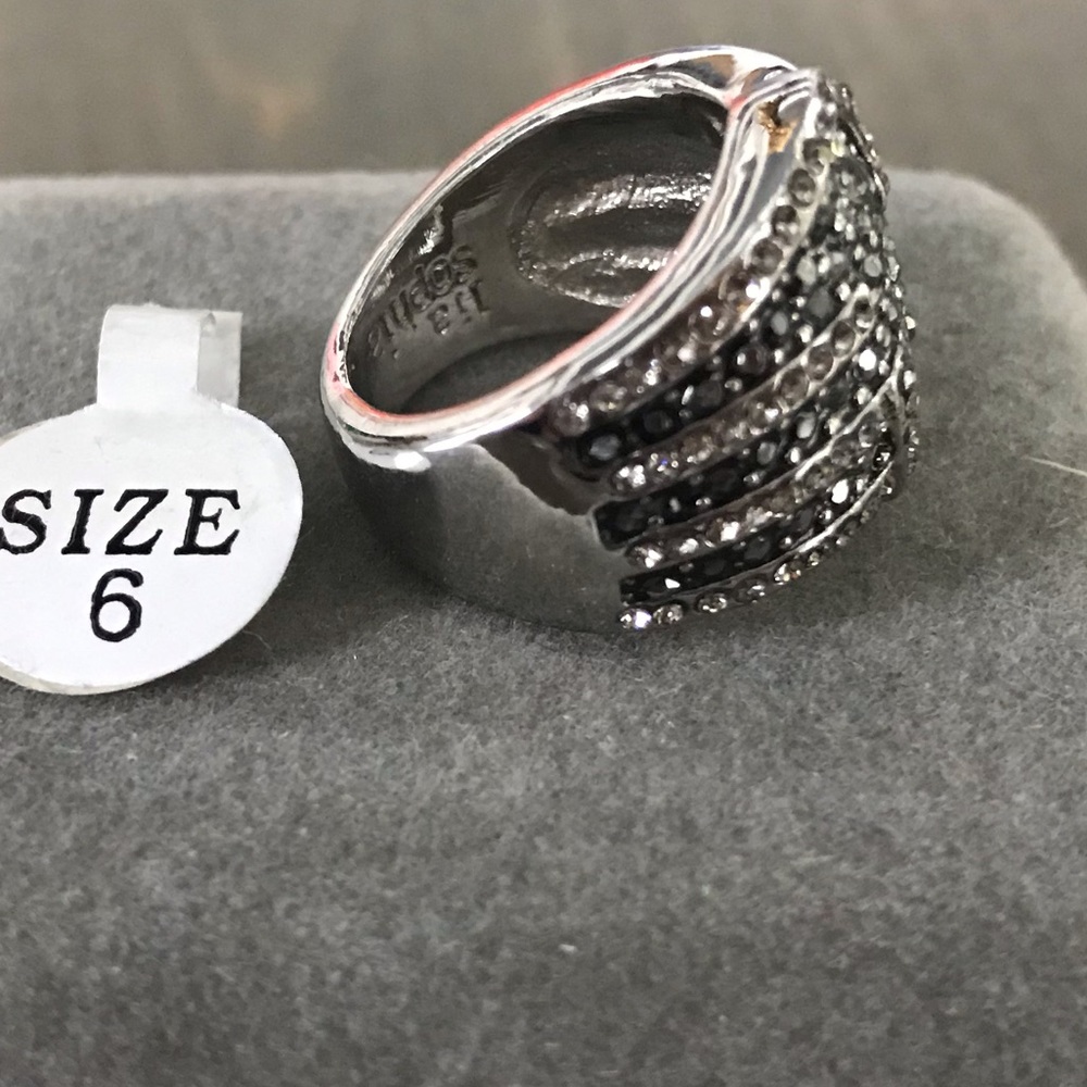 Lia Sophia silver crystal ring - Picture 4 of 5